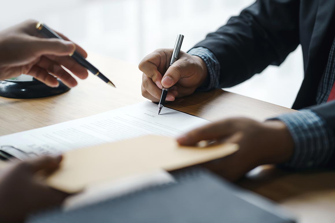 legal-contract-retainer-services